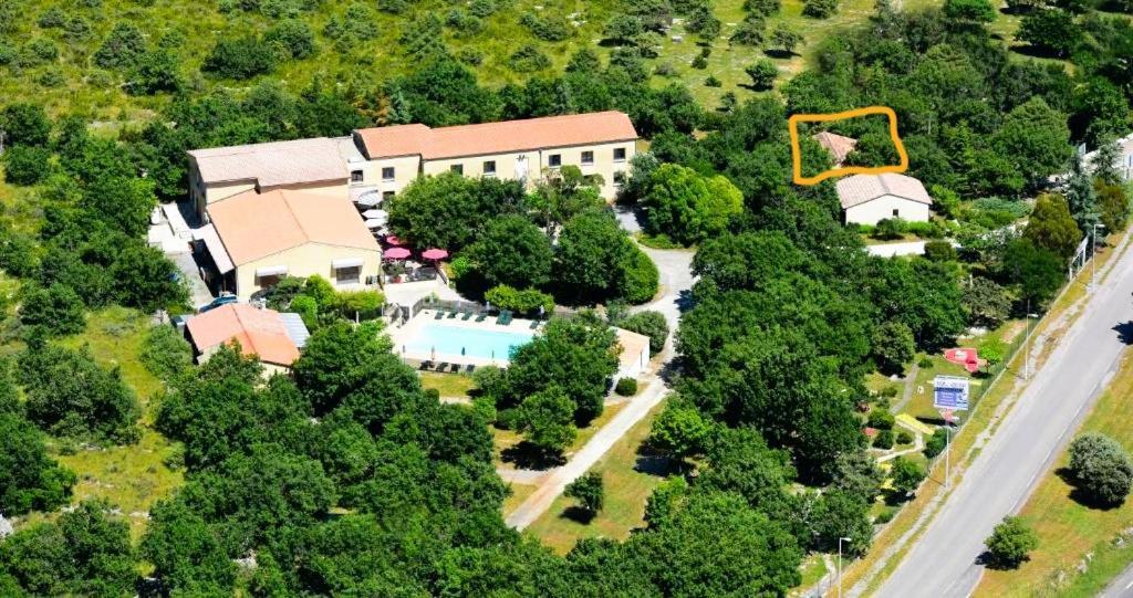 Hotel Les Persedes Lavilledieu  Экстерьер фото